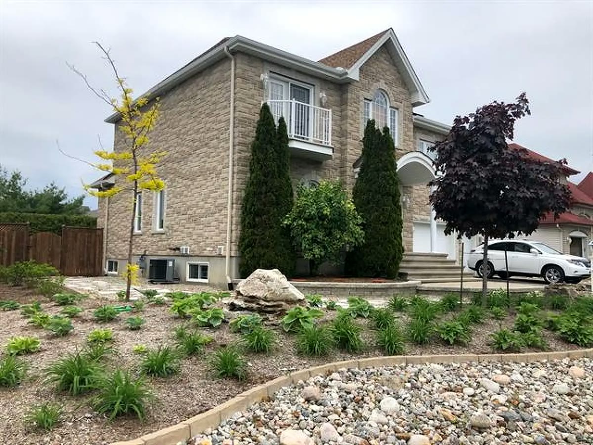 Front exterior of 62 rue du Riesling