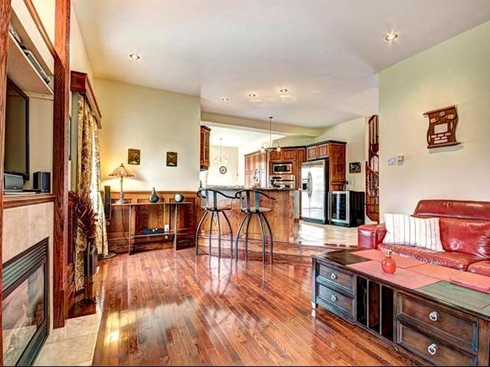 Family room and kitchen — 62 rue du Riesling